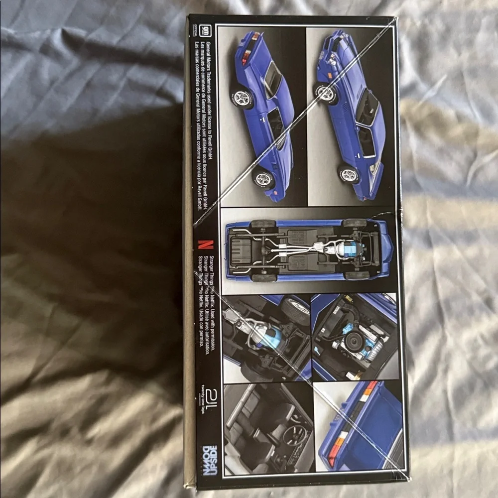 Stranger Things '79 Chevy Camaro Z28 Model Kit - Picture 4 of 5